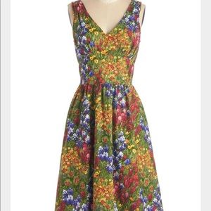 Retrolicious Field good flowers dress Sz medium